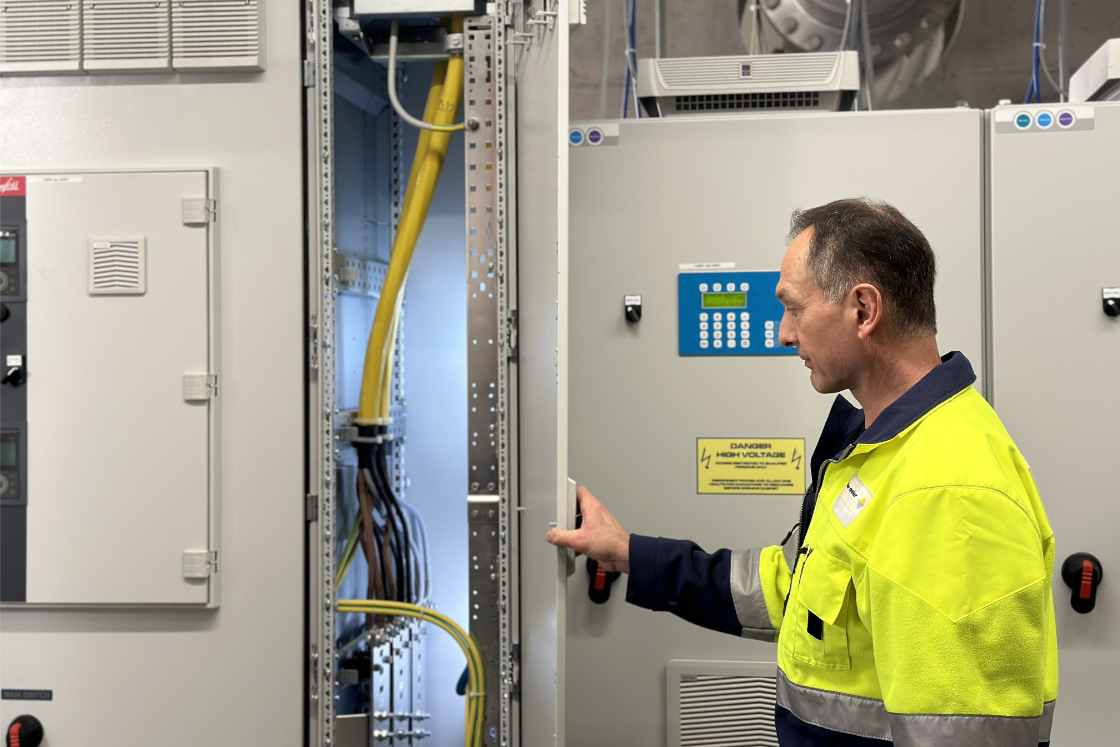 Michael Mühlethaler from Danfoss service partner Gebrüder Meier